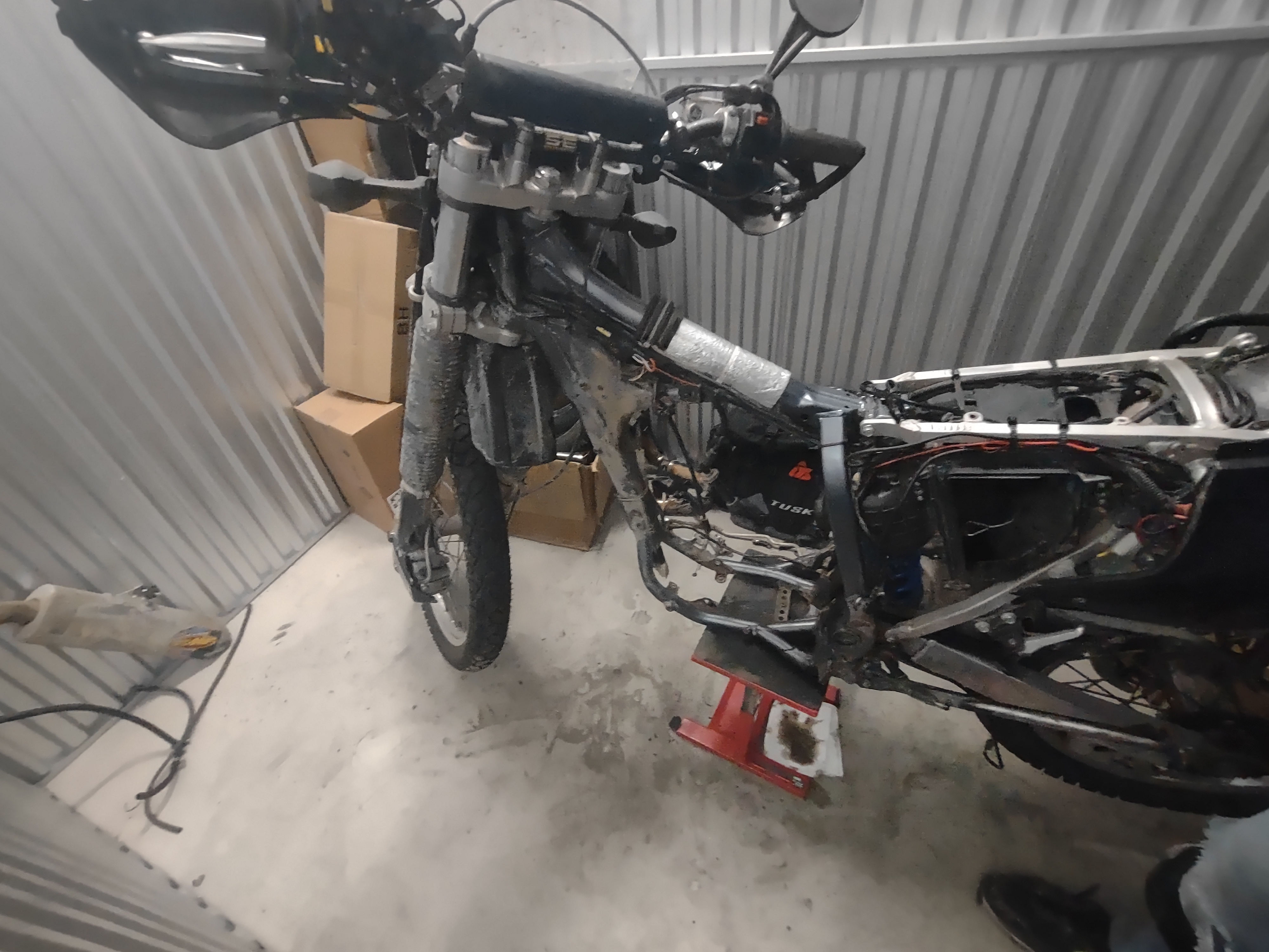 DRZ-400s minus its engine